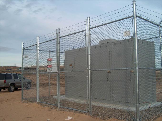 Cyclone Wire Mesh Chain Link Fencing 50mm For Airports / Expressway 0
