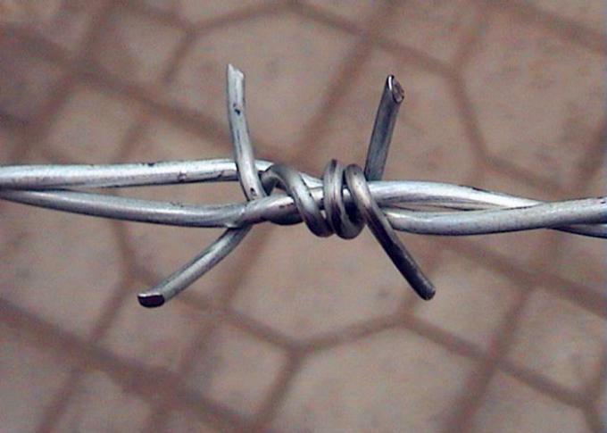 Four Barbs Galvanized Iron High Tensile Barbed Wire Fence For Highway 1